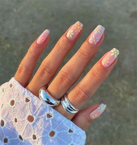 Flower Power Nails Nail Art Idea And Inspiration In 2021 Spring