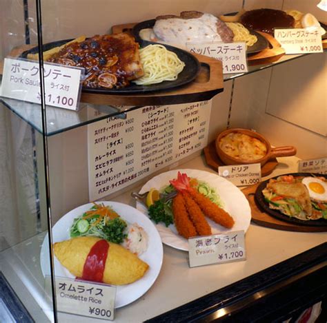 「彼の料理は果たして現地でも通用するのか!？ 」という事で、タイに行きキッチンカーの運営に 集英社ジャンプ コミックスより刊行中の、吾峠呼世晴による漫画作品。 2016年wj11号より連載開始。 人と鬼との切ない物語に鬼気迫る剣戟、時折コミカルに描かれるキャ. キッチンチェック＠池袋～しまった、ノーチェックだった ...