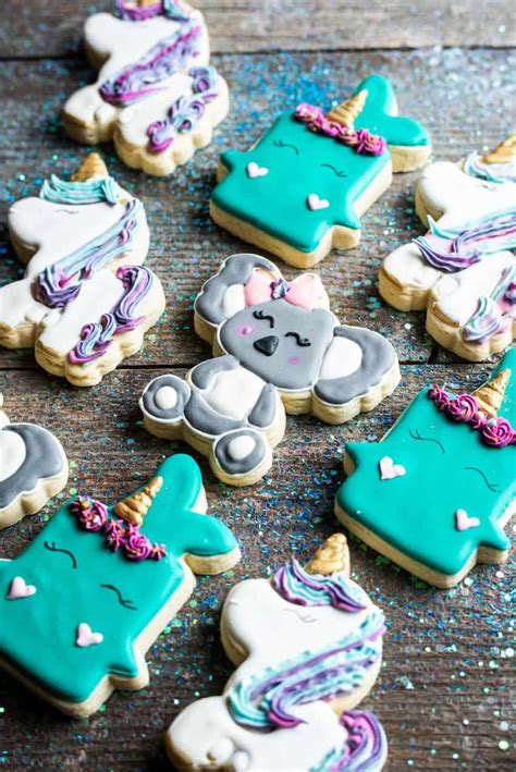 Let me introduce to you the lovely bhaven from biscuit village who is sharing their very own royal icing recipe with you today. Royal Icing | Recipe (With images) | Royal icing recipe ...
