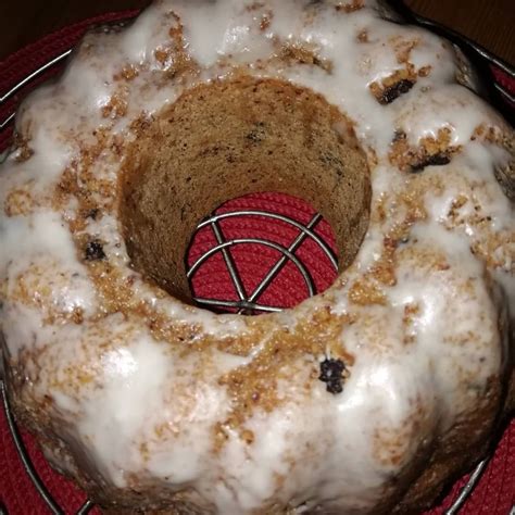 Mit unserem rezept sind die saftigen muffins mit schokostückchen schnell gebacken. Nusskuchen mit Schokostücken und Amarettoglasur (mit ...