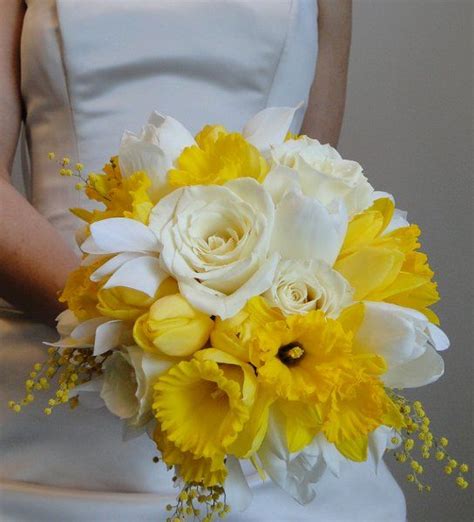 Wholesale wedding flowers online ensures that you will have replacement of flowers at no additional cost if by some unforeseen reason the flowers you ordered are not available. 44 best images about Winter Flowers ♥ on Pinterest | White ...