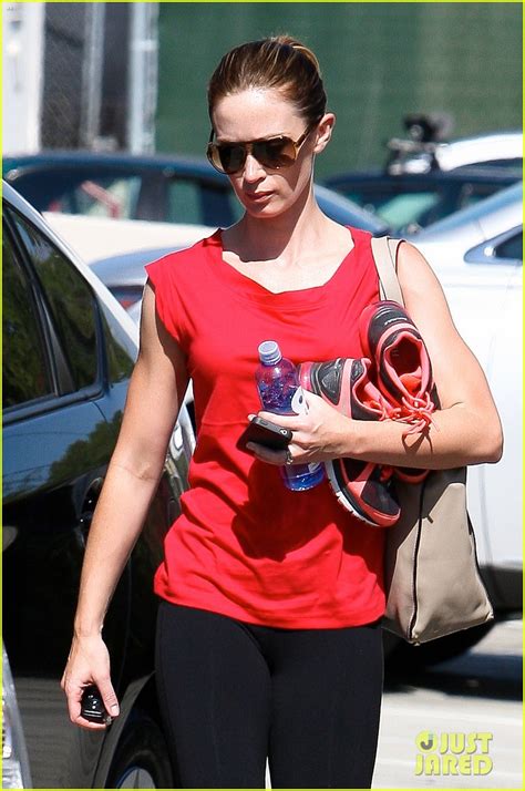 Emily Blunt Gym Beauty Photo 2700086 Emily Blunt Pictures Just Jared