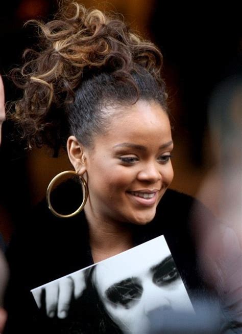 Rihanna Ponytail Hairstyles High Curly Bouncy Ponytail Hairstyles Weekly