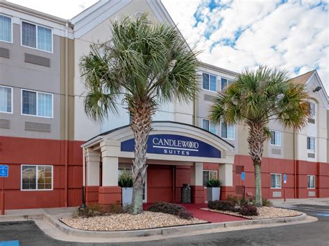 Pet-Friendly Hotel in Warner Robins, GA | Candlewood Suites Warner