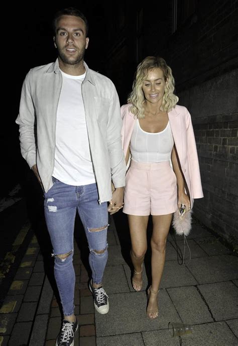 Love Islands Laura Anderson In Wardrobe Mishap As Top Goes See Through