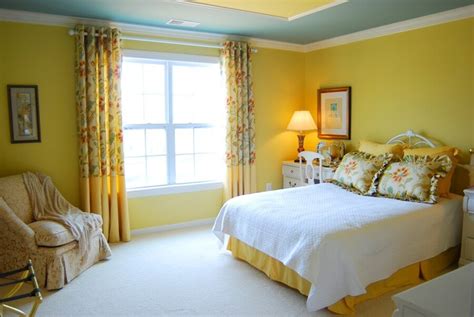 10 Cozy Yellow Design Ideas To Bring Some Sunshine To Your Bedroom