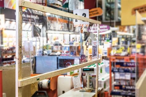 Spuckschutz selber bauen | Anleitung von HORNBACH