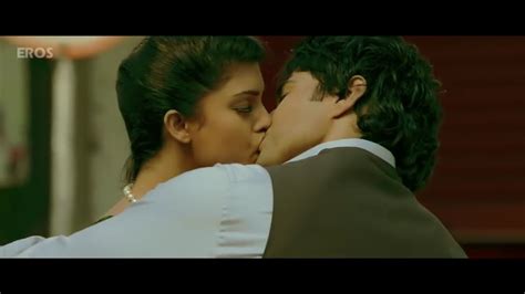 bollywood actress kissing 😘 on screen youtube