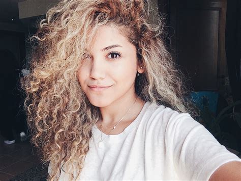 Curly Hair Of Girls Persian Girl Instagram Maaryamam Hair Styles Curly Hair Styles