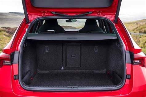 Skoda Octavia Estate Practicality Boot Space Parkers