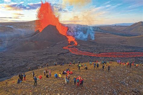 Icelandic Volcanic Eruption Displays Planets Raw Power