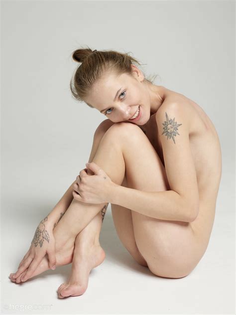 Molli In Nude Model Photo Of