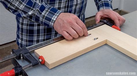 Inserting Screw In Pocket Hole Joint 1 Saws On Skates