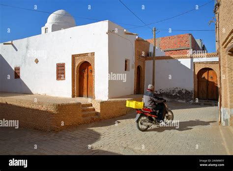 Nefta Tunisia December 15 2019 Typical Cobbled And Narrow Street
