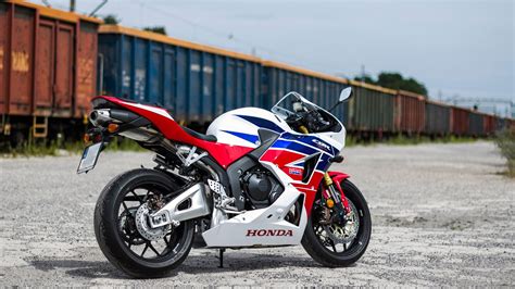 The honda cbr600rr is a 599 cc (36.6 cu in) sport motorcycle that was introduced by honda in. Lighter & advanced next-gen 2019 Honda CBR600RR under ...