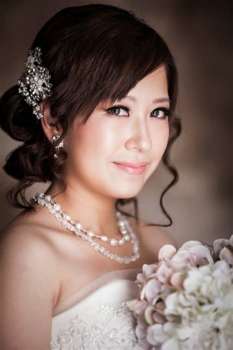 Traditional Chinese Bridal Makeup And