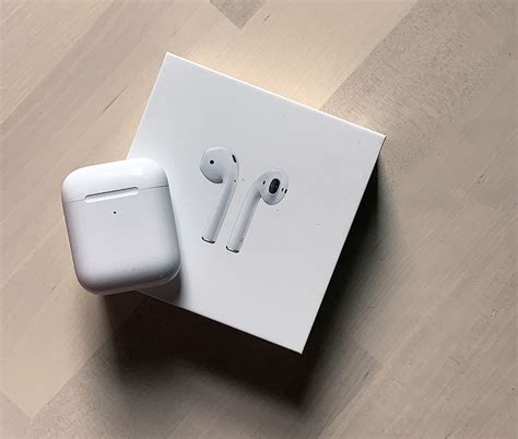 Airpods are wireless bluetooth earbuds created by apple. AirPods 2 review: Apple's geweldige draadloze oordopjes ...