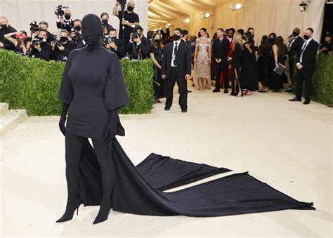 Kim Kardashian West Fought Against Wearing That Black 2021 Met Gala Outfit Why Would I Want