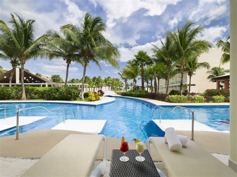 The Top 5 Best Swim Up Rooms In Cancun Troupe The Group Travel Planning App