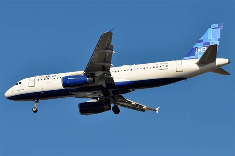 Jetblue Airways Airbus A320 232 N613jb Bahama Blue Flickr