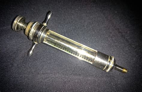 A Victorian Edwardian Syringe From 1890 1920 Period Syringe