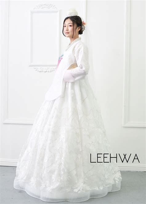 Modern Bridal Hanbok Dress For The Wedding Day Elegant Bridal Gown
