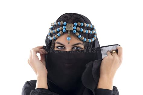 Arabska Dziewczyna Jest Ubranym Tradycyjnego Chustka Na Głowę Obraz Stock Obraz Złożonej Z