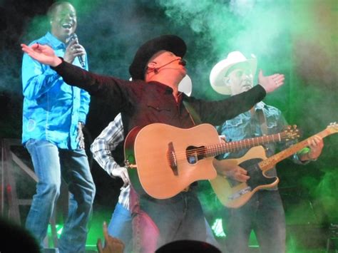 Garth Brooks Country Music Great Exceeds Expectations With Shows At