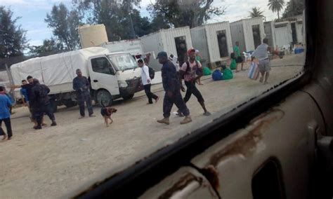 Papua New Guinea Police Evict Remaining Asylum Seekers From Australian