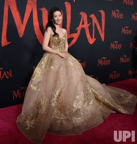 Photo Yifei Liu Attends The Mulan Premiere In Los Angeles