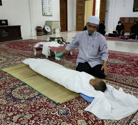 Namun, sekalipun tidak mendedahkan nama maahad tahfiz berkenaan apatah lagi pemiliknya. Tahsin ibadah pengurusan jenazah di Maahad Tahfiz Darul ...