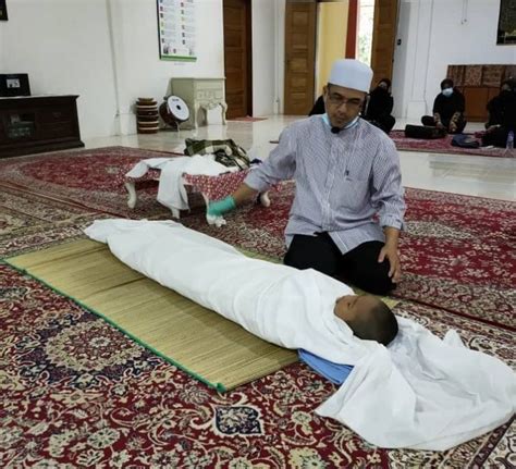 Pengetua maahad tahfiz terbabit, ustaz zainol abidin, berkata tindakan itu penting dalam memastikan siasatan polis berjalan lancar. Tahsin ibadah pengurusan jenazah di Maahad Tahfiz Darul ...