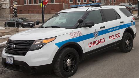 Report Blasts Chicago Pds Treatment Of Minorities Cbs News