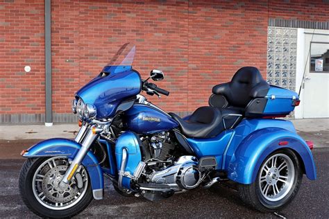 2017 Harley Davidson Flhtcutg Tri Glide Ultra Bonneville Blue