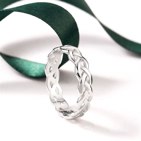 Ladies Silver Celtic Knot Ring Solvar Irish Jewellery
