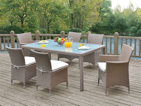 La chaise pliante d'extérieur est un bon compromis pour déjeuner au soleil, puis libérer l'espace une fois le repas terminé. ensemble table et chaise de jardin resine tressee ...