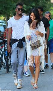 Shanina Shaik Goes Without Makeup For A New York Stroll With Dj Ruckus