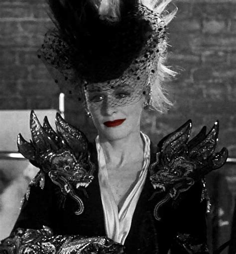 Câștigătoare a trei premii ale academiei și deținătoare a. Glenn Close as Cruella (With images) | Cruella, Cruella ...
