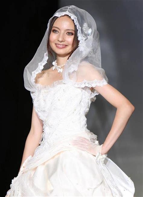 ベッキーさん結婚報告 巨人・片岡コーチと - 産経ニュース