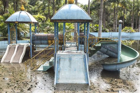 A creepy abandoned water park... with crocodiles ...