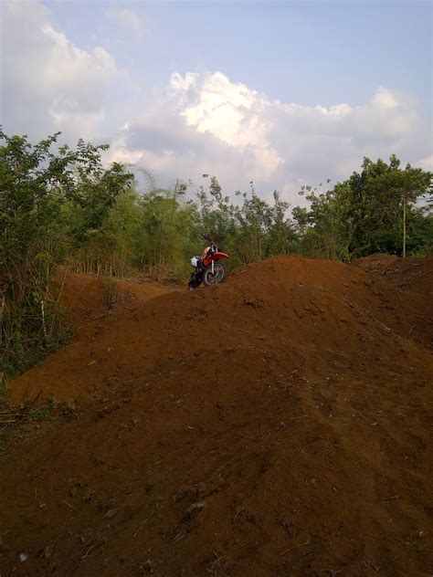 Modifikasi rx king, modifikasi expander, modifikasi xenia, modifikasi xpander, modifikasi xenia 2010, modifikasi xmax, modifikasi x ride, modifikasi xeon 125, modifikasi xs4 s cross pakai turbo, modifikasi r15 v3, modifikasi r15, modifikasi r25, modifikasi resep, modifikasi sx4. Modifikasi Motor Trail: Modifikasi Trail Yamah RX Spesial