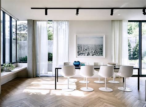 From the simple and chic dining chairs to the unique modern pendant light, this dining room is big on style. 40 Minimalist Dining Rooms to Leave You Hungry for Style