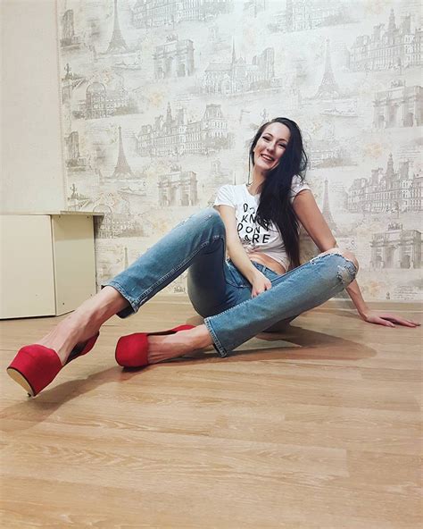 Meet Ekaterina Lisina The Tallest Yet A Very Beautiful Russian Model