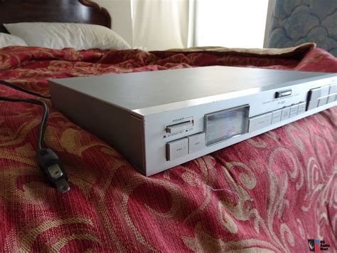Pioneer F-90 stereo am-fm tuner Photo #1088753 - US Audio Mart