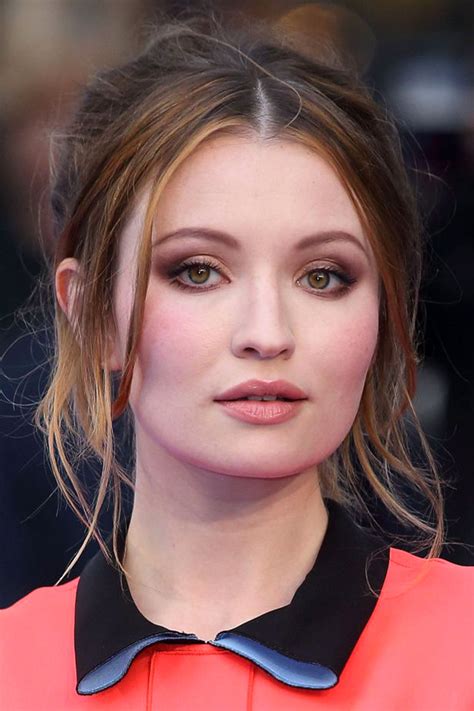 Emily browning was born on 7 december in the year emily browning had made her movie debut in the tv movie, called the echo of thunder and then emily browning had roles in high flyers, something. Emily Browning-HSB Noticias / Cine