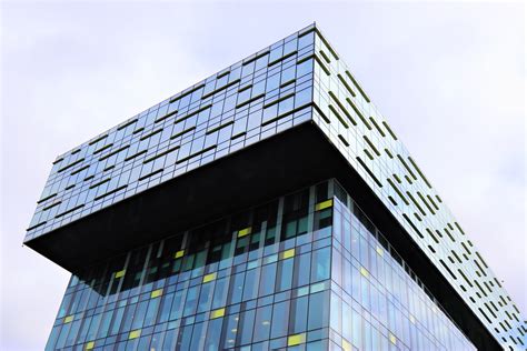 Clear Glass Building · Free Stock Photo