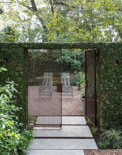 10 Genius Garden Hacks With Rusted Metal Gardenista Garden Gate
