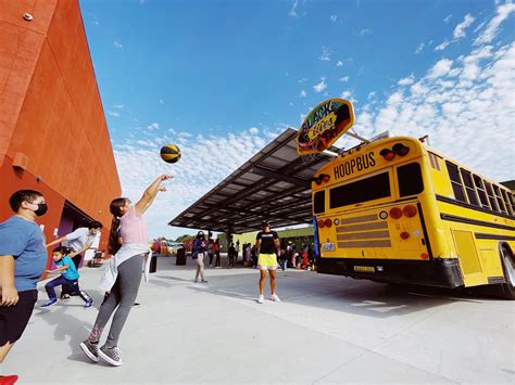Hoopbus magic- a day with Dolores Huerta Elementary School — Hoopbus