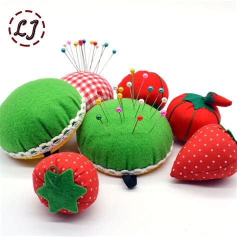 1pcs Ball Tomato Shaped Needle Pin Cushion With Elastic Wrist Belt Diy