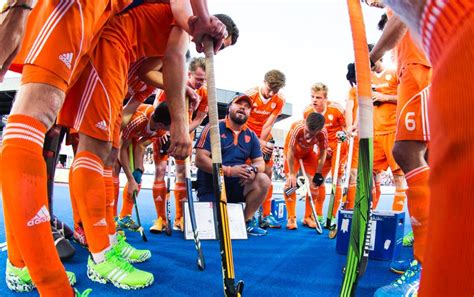 Het belangrijkste attribuut van de hockeyer is de hockeystick, die wordt gebruikt om de bal te hanteren. Speelschema Olympische Spelen bekend - Hockey.nl